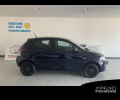 Lancia Ypsilon 1.0 FireFly 5 porte S&S Hybrid...