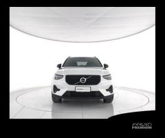 VOLVO XC40 B3 automatico Plus Dark