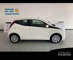 Toyota Aygo 1.0 VVT-i 72 CV 5 porte x-play - 5