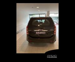 Mahindra XUV500 2.2 16V AWD W8 - 4