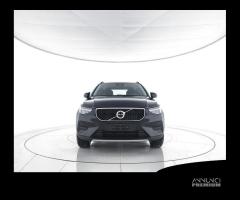 VOLVO XC40 B3 Mild hybrid Benzina Essential