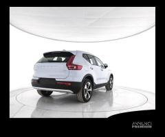 VOLVO XC40 B3 Mild hybrid Benzina Core - 3