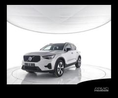 VOLVO XC40 B3 Mild hybrid Benzina Plus Dark - 1