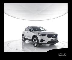 VOLVO XC40 B3 Mild hybrid Benzina Plus Dark - 2