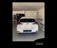 Toyota Auris 1.8 Hybrid Lounge - 6