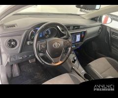 Toyota Auris 1.8 Hybrid Lounge - 11