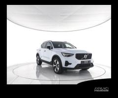 VOLVO XC40 B3 Mild hybrid Benzina Plus Dark