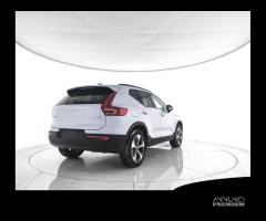 VOLVO XC40 B3 Mild hybrid Benzina Plus Dark