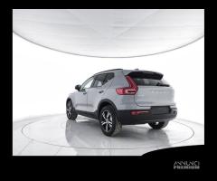 VOLVO XC40 B3 Mild hybrid Benzina Plus Dark - 4