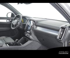 VOLVO XC40 B3 Mild hybrid Benzina Plus Dark - 12