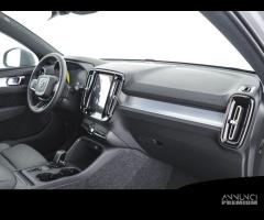 VOLVO XC40 B3 Mild hybrid Benzina Core - 12