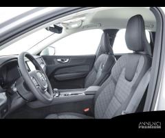 VOLVO XC60 B4 AWD Mild hybrid Diesel Core - 9