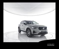 VOLVO XC40 B3 Mild hybrid Benzina Plus Dark - 2