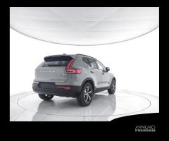 VOLVO XC40 B3 Mild hybrid Benzina Plus Dark - 3