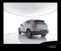 VOLVO XC40 B3 Mild hybrid Benzina Plus Dark - 4