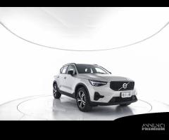 VOLVO XC40 B3 Mild hybrid Benzina Plus Dark - 2