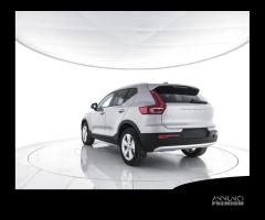 VOLVO XC40 B3 Mild hybrid Benzina Core - 4