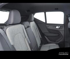 VOLVO XC40 B3 Mild hybrid Benzina Core - 11