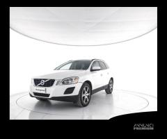 VOLVO XC60 D3 Geartronic Momentum - PER OPERATOR