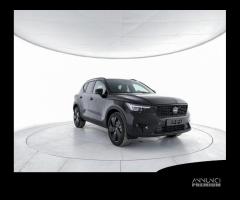 VOLVO XC40 Black Edition B3 Mild hybrid Benzina - 2