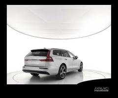 VOLVO V60 B4 Mild hybrid Diesel Plus Dark