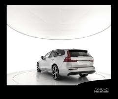 VOLVO V60 B4 Mild hybrid Diesel Plus Dark