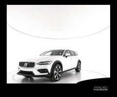 VOLVO V60 Cross Country Mild Hybrid B4 AWD autom