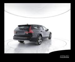 VOLVO V60 Cross Country B5 AWD Mild hybrid Benzi