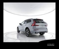 VOLVO XC60 B4 AWD Mild Hybrid Plus Dark