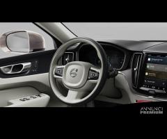 VOLVO XC60 T6 AWD Plug-in hybrid Elettrica/Benzi - 15