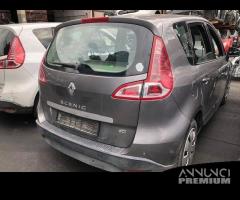 RENAULT SCENIC 2012