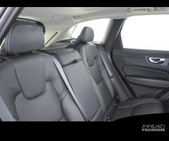 VOLVO XC60 B4 automatico Plus Dark - 11