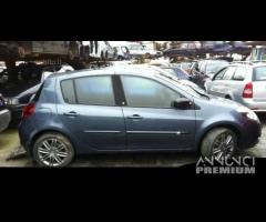 Renault clio 2011 - 2