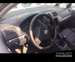 Volkswagen golf 5 2004