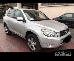 Toyota rav 4 2010 - 1