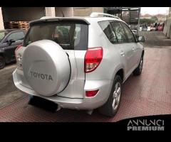 Toyota rav 4 2010 - 3