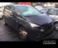 Opel zafira 2015 - 1