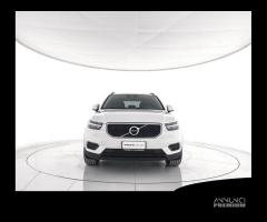 VOLVO XC40 D3 Momentum Core