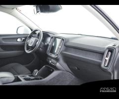 VOLVO XC40 D3 Momentum Core - 12