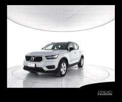 VOLVO XC40 D3 MOMENTUM