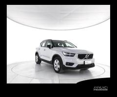 VOLVO XC40 D3 MOMENTUM