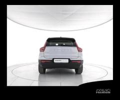 VOLVO XC40 D3 MOMENTUM - 6