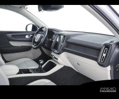 VOLVO XC40 D3 MOMENTUM - 12