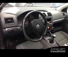 Volkswagen golf 5 2004