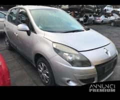 Renault scenic xmood 2011 - 2