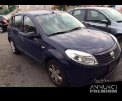 Dacia sandero 2009 - 1