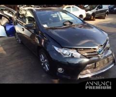 Toyota auris 2015