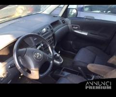 Toyota corolla verso 2006