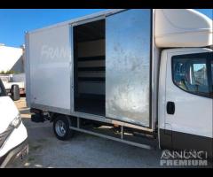 IVECO DAILY 35C16 3.0 furgone e pedana caricatrice - 19