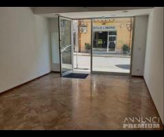 Castelvetrano, locale commerciale Corso Vitt. Eman - 9